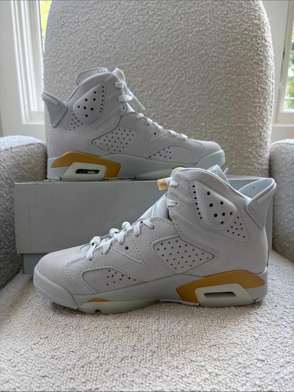 Women Air Jordan 6 Retro High-Top Sneakers in Light Grey and Gold